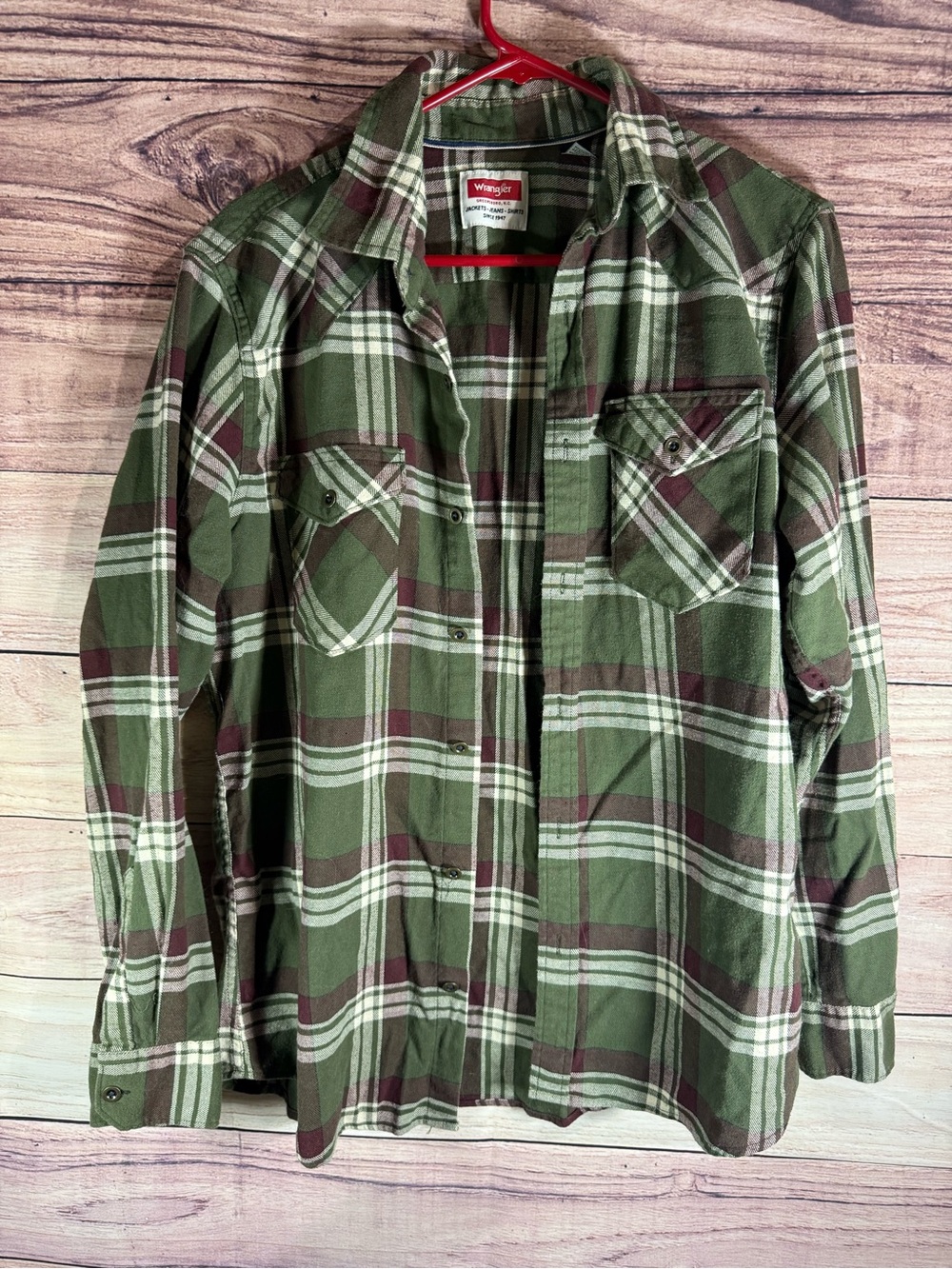 Wrangler Mens Green Plaid Button Down Shirt Long Sleeve Pockets Size Medium